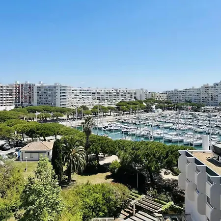 Vue Port Carnon - à 2 Pas Des Plages